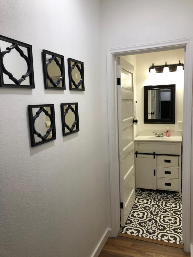 Downtown View Cozy 2Br1Ba Home Sleeps 8 Сан Антонио Екстериор снимка